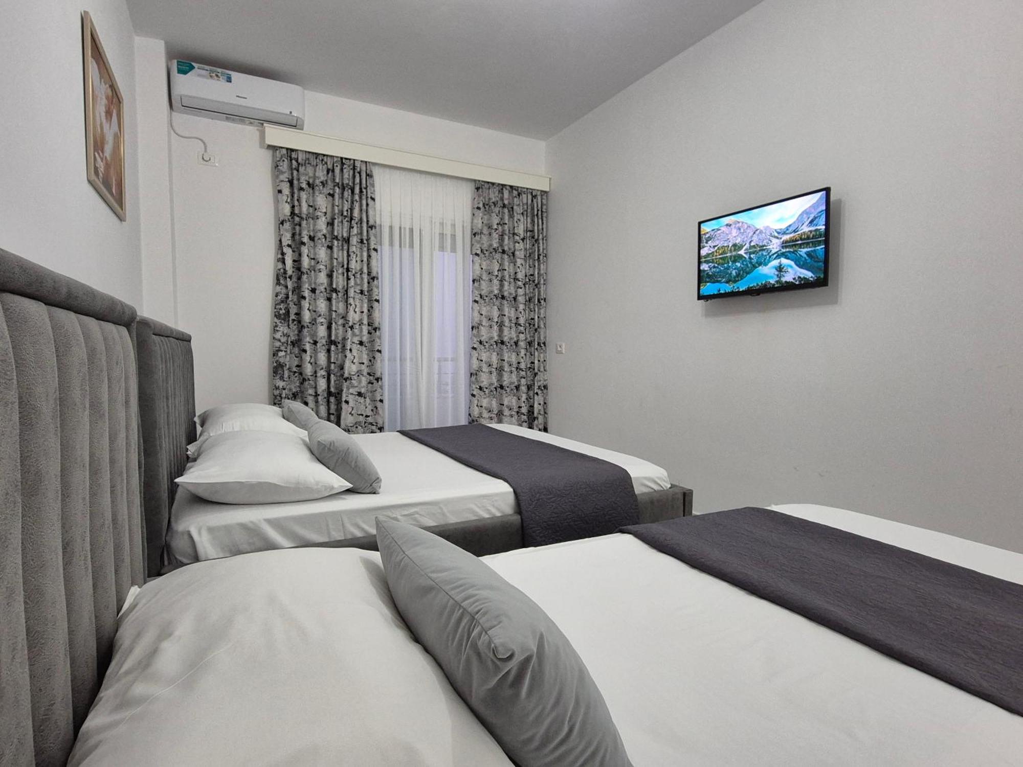 Villa Marsal Sarandë 外观 照片
